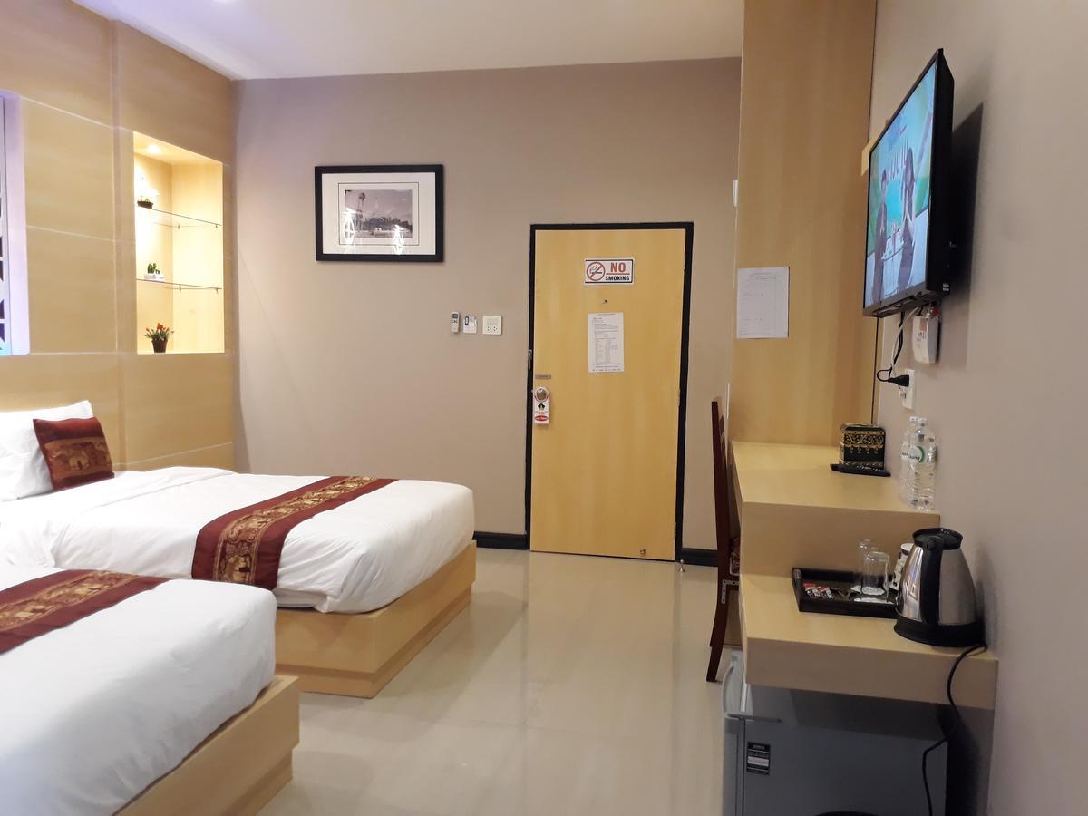 Thatluangview Hotel Вьентьян Экстерьер фото
