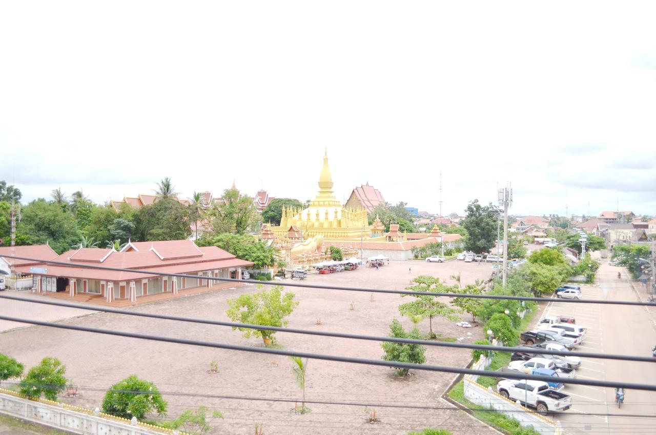 Thatluangview Hotel Вьентьян Экстерьер фото
